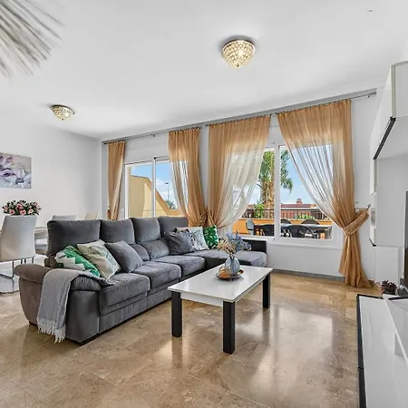 Family Apartment With Bbq And 100M2 Terracy Apartmán
